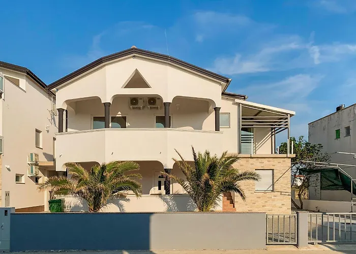 1 Bedroom Stunning In Apartamento *