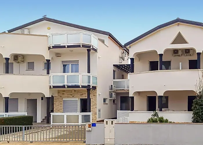 1 Bedroom Stunning In *