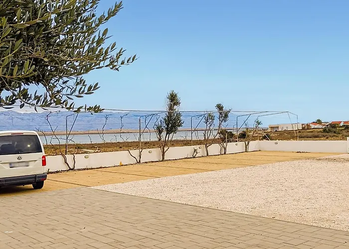 1 Bedroom Stunning In Vir
