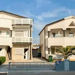 1 Bedroom Stunning In Daire Vir