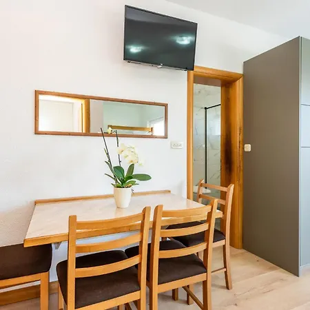 Apartment In With Wifi