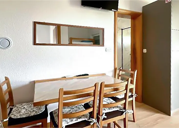 Апартаменты 1 Bedroom Stunning In *